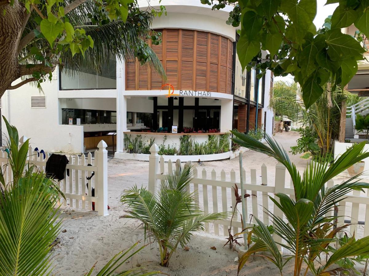 Ranthari And Maldives Hotel